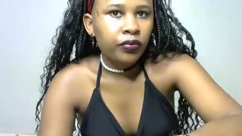 queen_polite online show from November 30, 8:02 pm