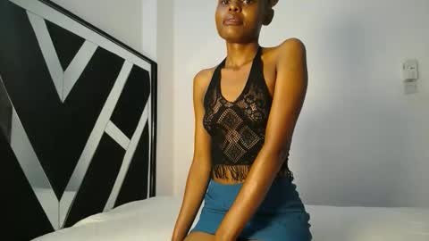 queen_sashavixen online show from April 22, 5:10 am