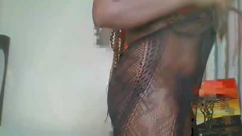 queen online show from April 15, 10:00 am