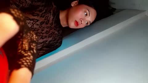 Snapshot of queena10 chatting on March 10, 7:42 am CALL ME YOUR QUEEN AIVY1 online show from March 10, 7:42 am