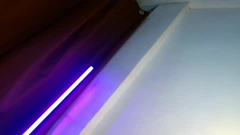 Snapshot of queena10 chatting on March 11, 4:21 am CALL ME YOUR QUEEN AIVY1 online show from March 11, 4:21 am