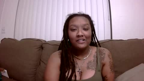 Snapshot of queenchief3x8 chatting on November 28, 8:28 am Queen Chief online show from November 28, 8:28 am