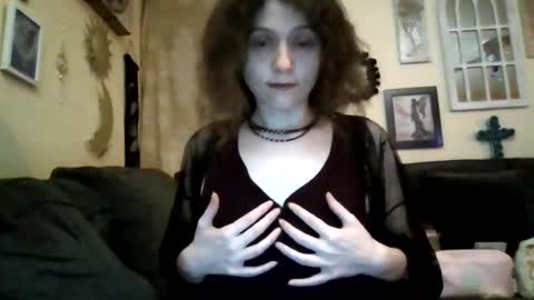 queencrimsonlvx online show from July 30, 12:48 pm