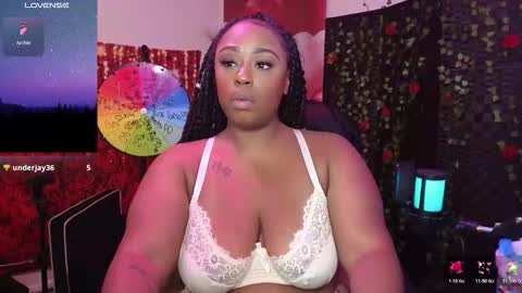 Snapshot of queencroze chatting on October 31, 4:24 am Queen Cherise Roze online show from October 31, 4:24 am