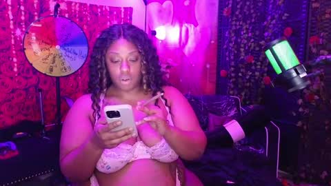 Snapshot of queencroze chatting on March 31, 4:13 am Queen Cherise Roze online show from March 31, 4:13 am