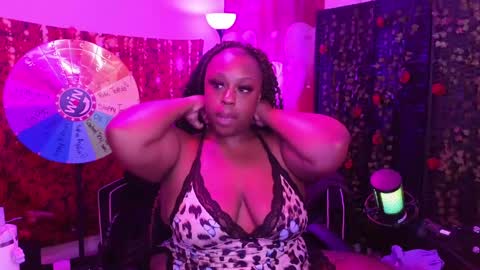 Snapshot of queencroze chatting on May 2, 6:13 pm Queen Cherise Roze online show from May 2, 6:13 pm