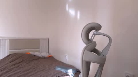 Snapshot of queendegasperis chatting on March 20, 5:12 am Alice online show from March 20, 5:12 am