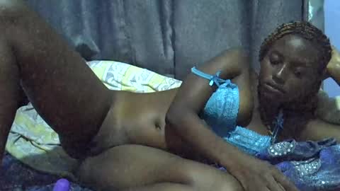 Snapshot of queendivabloom chatting on July 22, 6:43 pm Diva online show from July 22, 6:43 pm