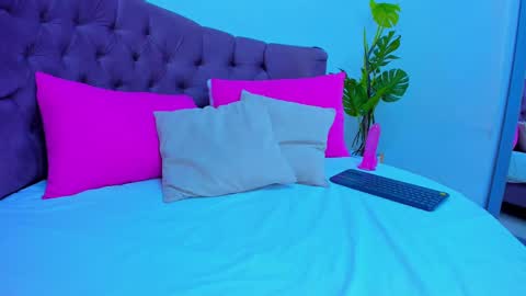 Queen online show from February 11, 10:18 pm