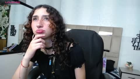 QUEENJEENN online show from January 15, 8:05 pm