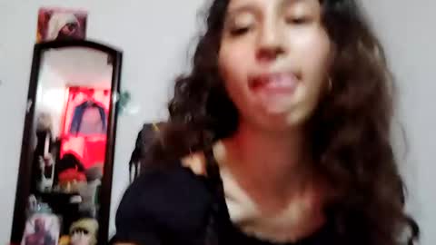 QUEENJEENN online show from July 20, 8:00 pm