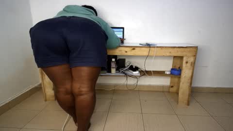 Nina online show from March 2, 5:41 am