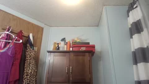 Snapshot of queenking55 chatting on March 3, 5:42 am Queen N King Fun Night online show from March 3, 5:42 am