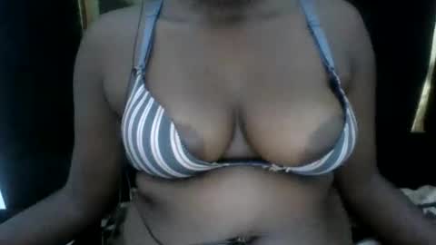 Snapshot of queenmelany chatting on October 10, 9:03 pm queenmelany online show from October 10, 9:03 pm