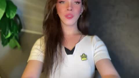 Snapshot of queenn_xxx chatting on November 30, 9:24 am QUEEN online show from November 30, 9:24 am