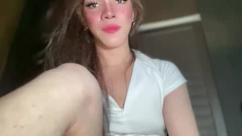 Snapshot of queenn_xxx chatting on December 5, 11:30 am QUEEN online show from December 5, 11:30 am