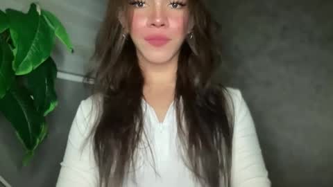 Snapshot of queenn_xxx chatting on December 17, 1:11 am QUEEN online show from December 17, 1:11 am