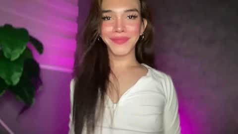 Snapshot of queenn_xxx chatting on December 17, 10:27 pm QUEEN online show from December 17, 10:27 pm