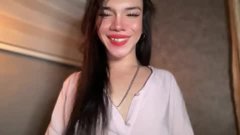 Snapshot of queenn_xxx chatting on April 23, 3:19 am QUEEN online show from April 23, 3:19 am