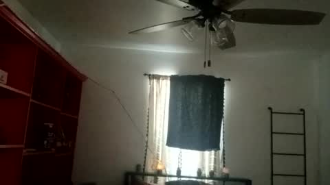 Snapshot of queenofdestruction chatting on August 7, 10:56 pm queenofdestruction online show from August 7, 10:56 pm