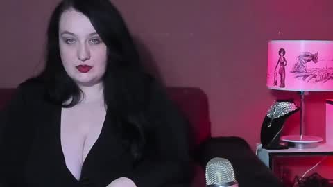 Snapshot of queenofhaze chatting on January 6, 4:36 am you may simply address Me with Your Grace online show from January 6, 4:36 am