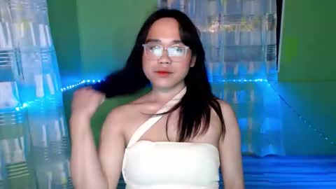 adrianna online show from May 16, 3:33 pm