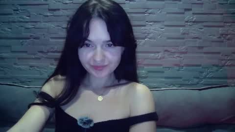 Snapshot of queenofmodels chatting on November 13, 3:11 pm QueenOfModels online show from November 13, 3:11 pm