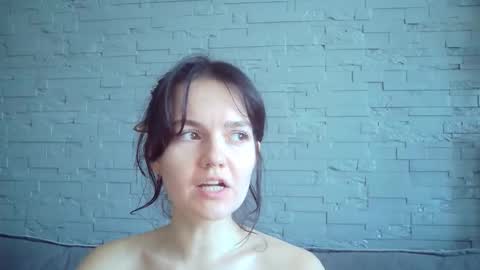 Snapshot of queenofmodels chatting on November 19, 10:26 am QueenOfModels online show from November 19, 10:26 am