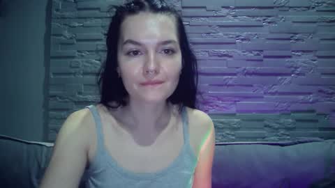 Snapshot of queenofmodels chatting on January 6, 4:05 am QueenOfModels online show from January 6, 4:05 am