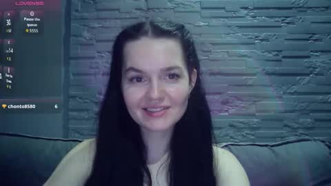 Snapshot of queenofmodels chatting on February 6, 6:22 pm QueenOfModels online show from February 6, 6:22 pm