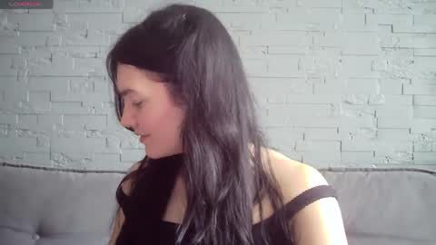QueenOfModels online show from May 6, 8:19 am