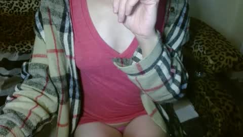 Snapshot of queenoftenderness chatting on December 9, 6:46 pm queenoftenderness online show from December 9, 6:46 pm