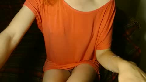 Snapshot of queenoftenderness chatting on December 30, 10:45 pm queenoftenderness online show from December 30, 10:45 pm