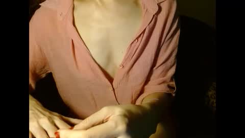 Snapshot of queenoftenderness chatting on February 4, 9:31 pm queenoftenderness online show from February 4, 9:31 pm