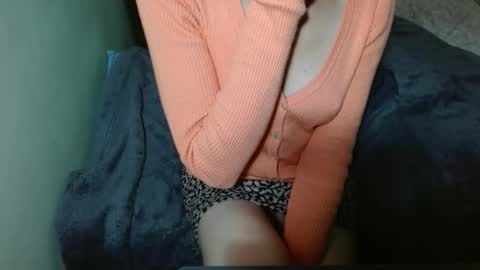 Snapshot of queenoftenderness chatting on October 31, 7:59 pm queenoftenderness online show from October 31, 7:59 pm