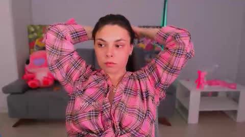 Snapshot of queenofthesense chatting on September 11, 9:42 am Patricia online show from September 11, 9:42 am