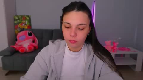 Snapshot of queenofthesense chatting on October 12, 10:47 am Patricia online show from October 12, 10:47 am