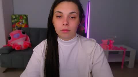 Snapshot of queenofthesense chatting on October 19, 10:49 am Patricia online show from October 19, 10:49 am