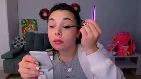 Snapshot of queenofthesense chatting on November 19, 2:50 pm Patricia online show from November 19, 2:50 pm