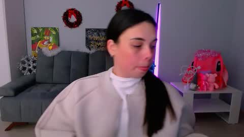 Snapshot of queenofthesense chatting on November 30, 10:08 am Patricia online show from November 30, 10:08 am