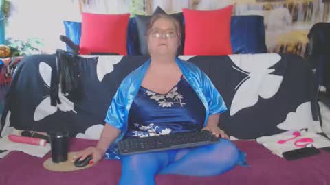 QueenPammy online show from March 24, 8:30 am