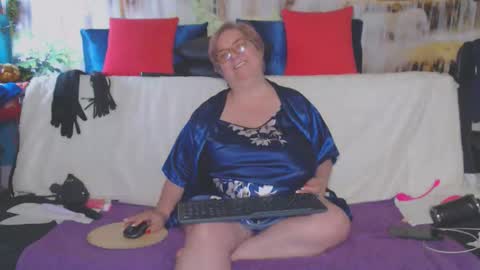 QueenPammy online show from April 1, 1:41 pm