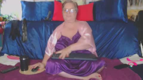 Snapshot of queenpammy chatting on May 1, 5:01 am QueenPammy online show from May 1, 5:01 am