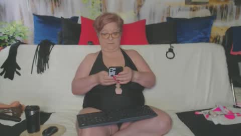 Snapshot of queenpammy chatting on May 21, 4:41 am QueenPammy online show from May 21, 4:41 am