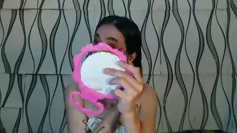 Snapshot of queenpaulaxx chatting on December 4, 11:30 am Paula watson online show from December 4, 11:30 am