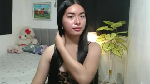 Snapshot of queenpinay69 chatting on October 7, 4:37 pm QueenPinay69 online show from October 7, 4:37 pm