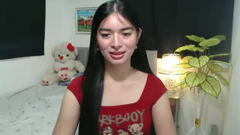 Snapshot of queenpinay69 chatting on October 14, 7:47 pm QueenPinay69 online show from October 14, 7:47 pm
