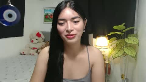 Snapshot of queenpinay69 chatting on October 25, 3:51 pm QueenPinay69 online show from October 25, 3:51 pm