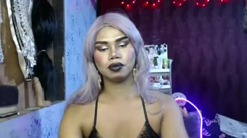 queenpinayebony_xx online show from March 29, 11:21 am