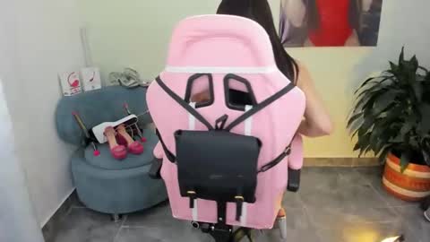 RAMONA ULLOA  online show from February 1, 8:16 pm